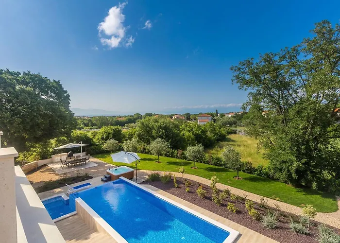 Tatil Evi Schoene In Einer Ruhigen Umgebung Mit Pool By Interhome Jusici
