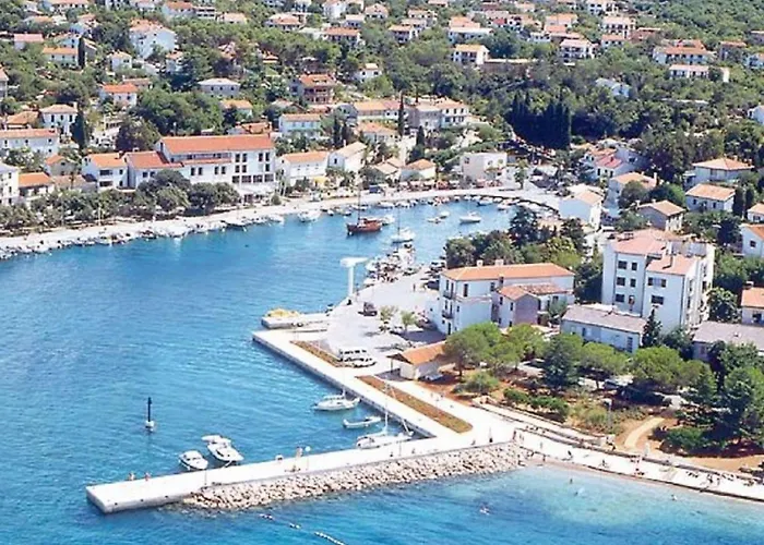 Schoene In Einer Ruhigen Umgebung Mit Pool By Interhome Tatil Evi