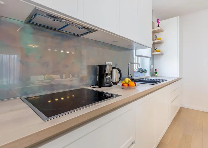 Schoene In Einer Ruhigen Umgebung Mit Pool By Interhome 펜션