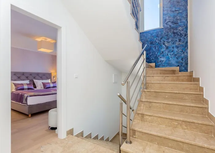 Schoene In Einer Ruhigen Umgebung Mit Pool By Interhome *