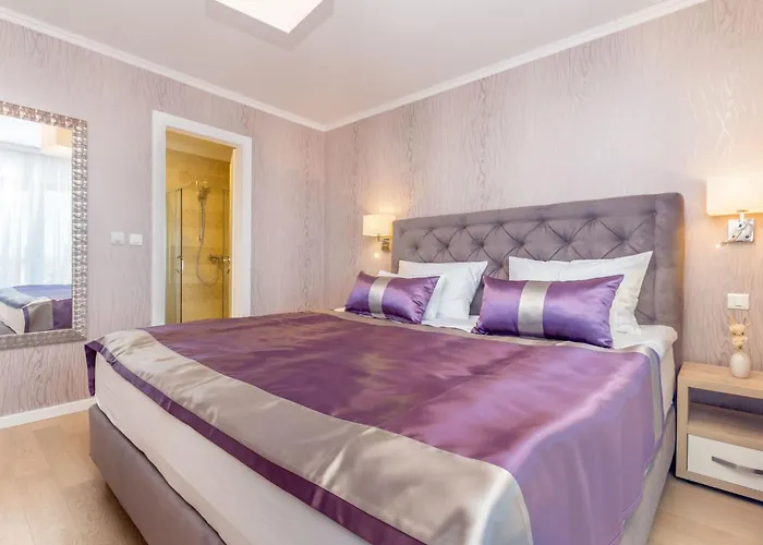 Schoene In Einer Ruhigen Umgebung Mit Pool By Interhome Tatil Evi *