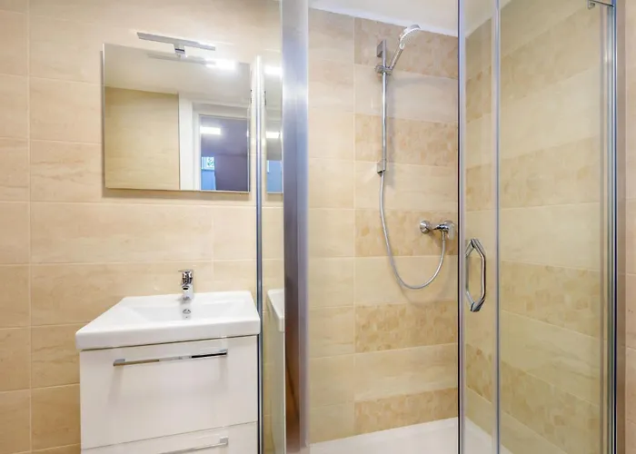 Schoene In Einer Ruhigen Umgebung Mit Pool By Interhome *