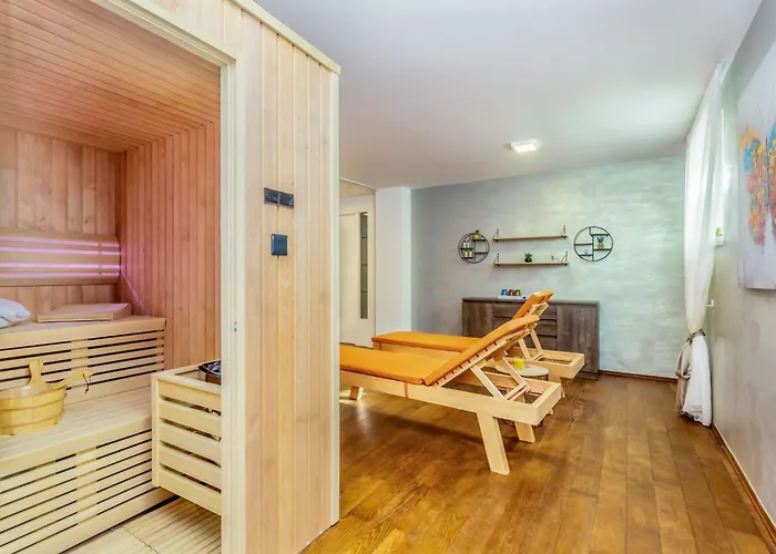 Schoene In Einer Ruhigen Umgebung Mit Pool By Interhome *