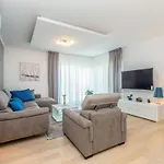 Holiday home Schoene In Einer Ruhigen Umgebung Mit Pool By Interhome