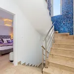 Schoene In Einer Ruhigen Umgebung Mit Pool By Interhome *