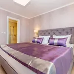 Schoene In Einer Ruhigen Umgebung Mit Pool By Interhome Holiday home *