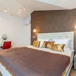 Schoene In Einer Ruhigen Umgebung Mit Pool By Interhome *