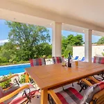 Schoene In Einer Ruhigen Umgebung Mit Pool By Interhome *