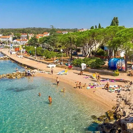 Schoene In Einer Ruhigen Umgebung Mit Pool By Interhome בית נופש *