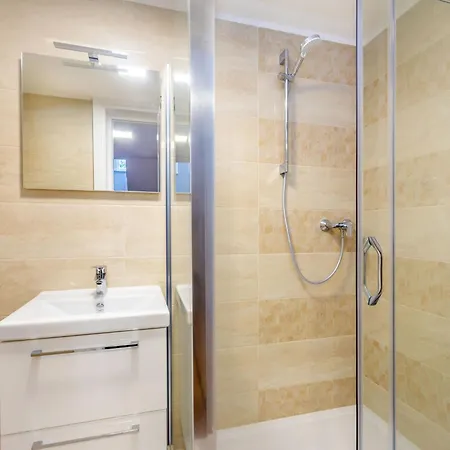 Schoene In Einer Ruhigen Umgebung Mit Pool By Interhome *