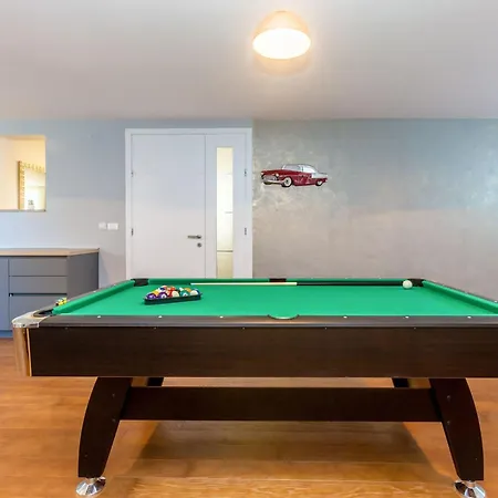 בית נופש Schoene In Einer Ruhigen Umgebung Mit Pool By Interhome *